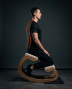Ergonomisk knestol med polstring – oppreist holdning ved pulten – produktbilde 3