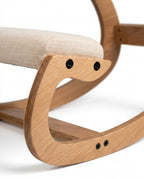 Ergonomisk knestol med polstring – oppreist holdning ved pulten – produktbilde 6