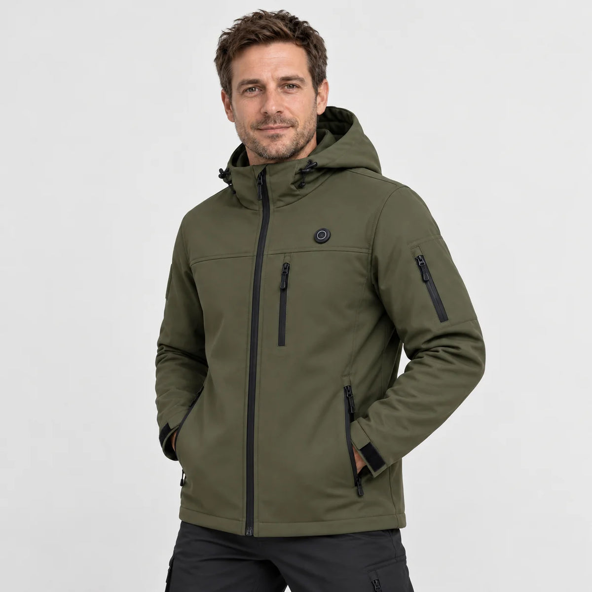 Varmejakke i softshell PyreFit Novera, på modell, forfra