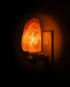 Saltlampe av himalayasalt – varmt stemningslys for soverom og lesekrok – produktbilde 6