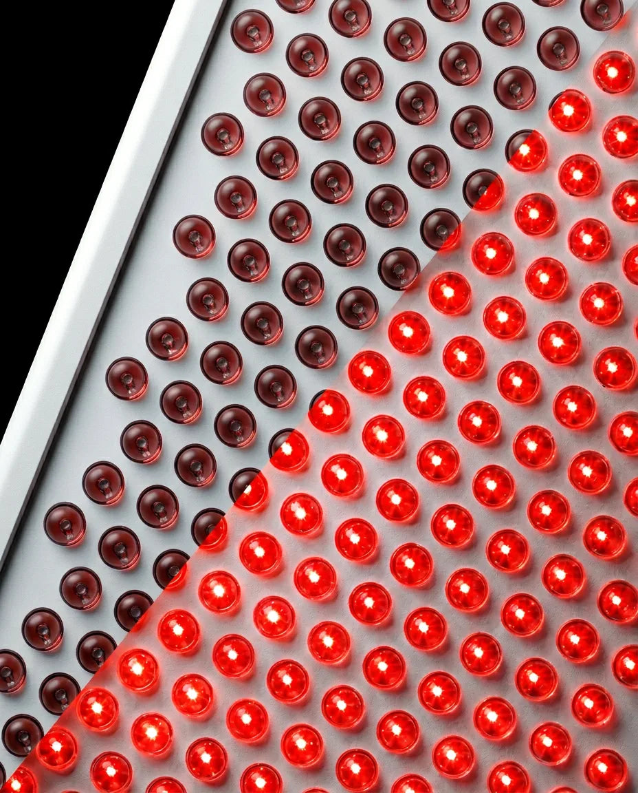 LED-panel med rødt lys – nærbilde av LED-oppsettet