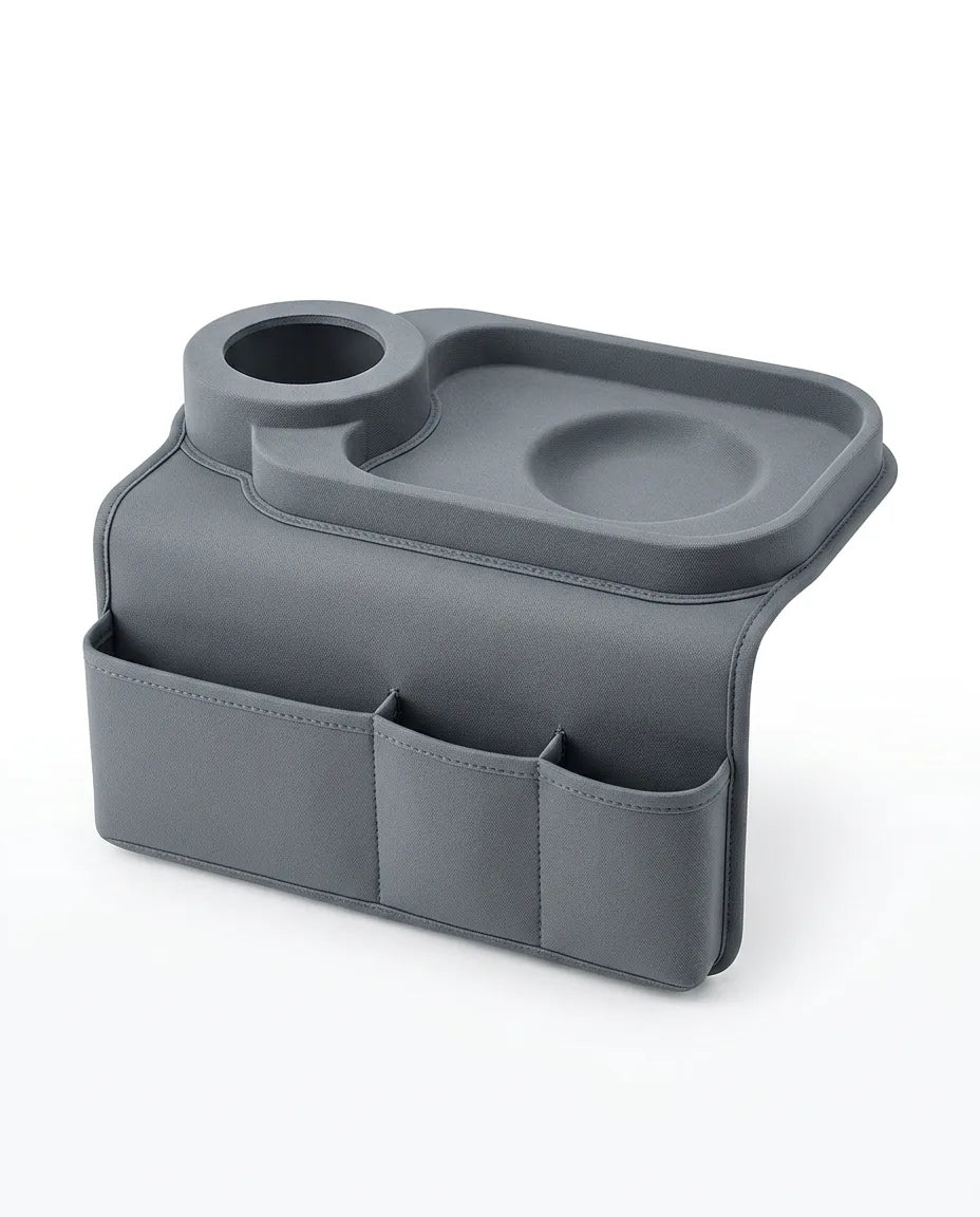 Sofaarmlen-organizer – med koppholder og rom til fjernkontrollen – produktbilde 1