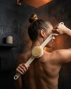 Kroppsbørste med myk bust – mild peeling med langt skaft for ryggen – produktbilde 2