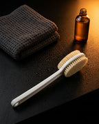 Kroppsbørste med myk bust – mild peeling med langt skaft for ryggen – produktbilde 3
